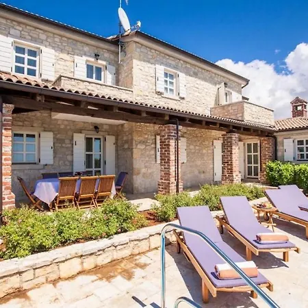 Blueview Dianthus 4* Porec